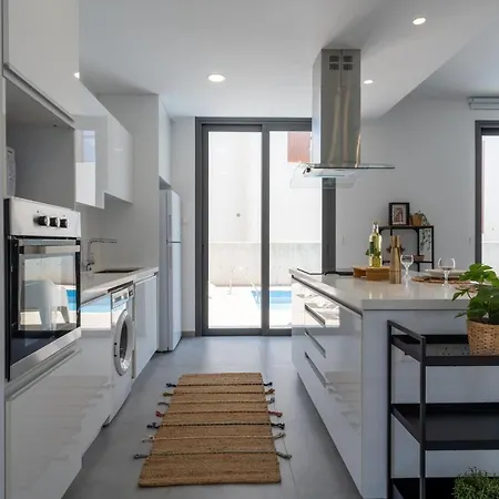 Flora's 3-br Retreat & Private Pool In Protaras Villa *