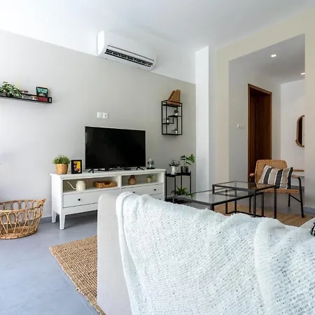 Flora's 3-br Retreat & Private Pool In Protaras Villa