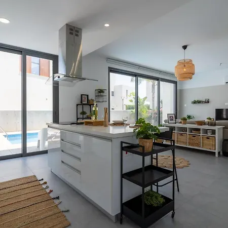 Flora's 3-br Retreat & Private Pool In Protaras Villa Paralimni