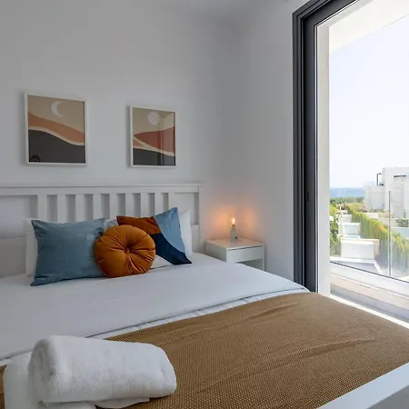 Flora's 3-br Retreat & Private Pool In Protaras *