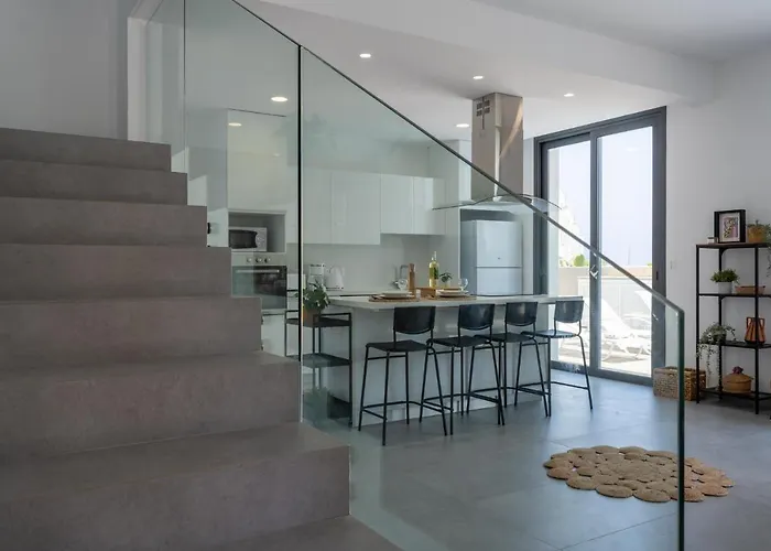 Flora's 3-br Retreat & Private Pool In Protaras