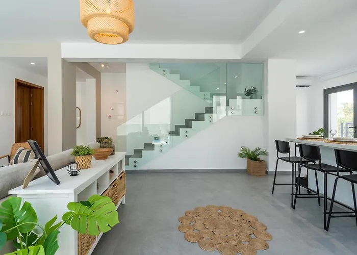 Flora's 3-br Retreat & Private Pool In Protaras Villa Paralimni