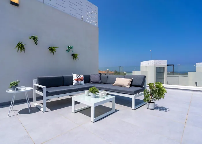 Flora's 3-br Retreat & Private Pool In Protaras Villa *