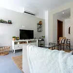 Flora's 3-br Retreat & Private Pool In Protaras Villa
