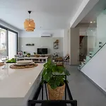 Villa Flora's 3-br Retreat & Private Pool In Protaras