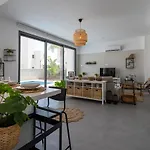 Flora's 3-br Retreat & Private Pool In Protaras Paralimni