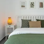 Flora's 3-br Retreat & Private Pool In Protaras Paralimni