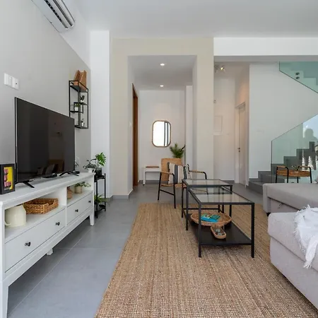 Villa Flora's 3-br Retreat&private Pool In Protaras