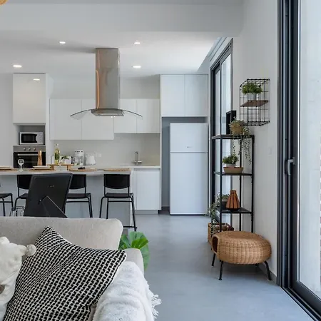 Вилла Flora's 3-br Retreat & Private Pool In Protaras Паралимни