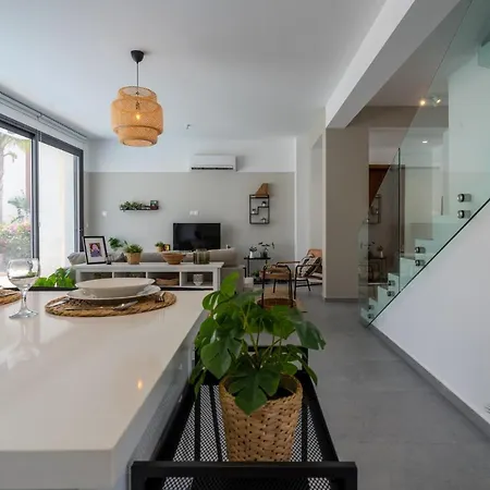 Villa Flora's 3-br Retreat&private Pool In Protaras