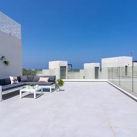 Flora's 3-br Retreat & Private Pool In Protaras * Паралимни