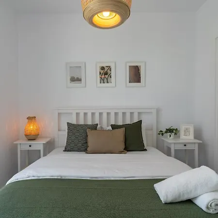 Вилла Flora's 3-br Retreat & Private Pool In Protaras Паралимни