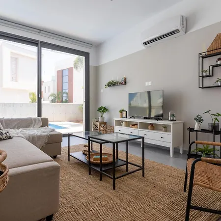 Вилла Flora's 3-br Retreat & Private Pool In Protaras *