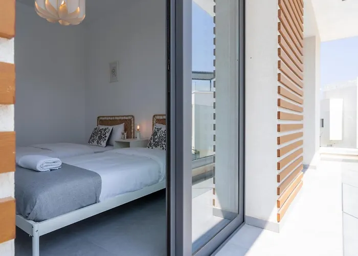 Vila Flora's 3-br Retreat & Private Pool In Protaras Paralimni