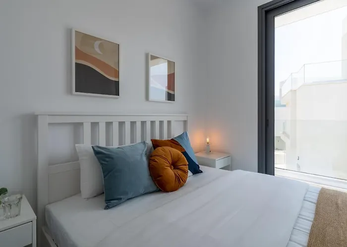 Flora's 3-br Retreat & Private Pool In Protaras *