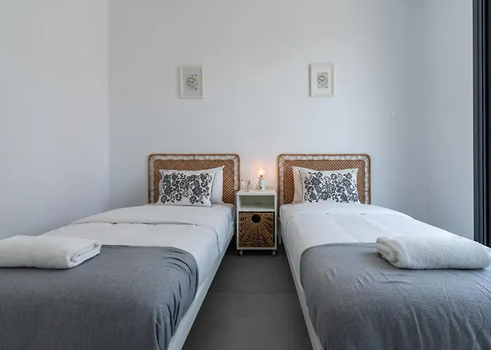 Flora's 3-br Retreat & Private Pool In Protaras * Paralimni