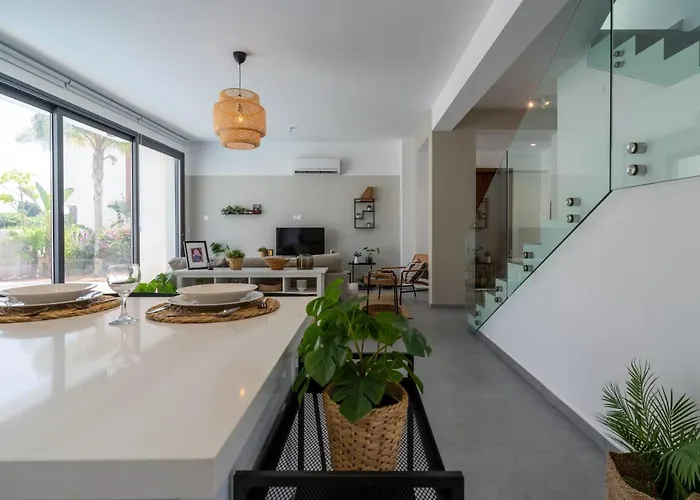 וילה Flora's 3-br Retreat & Private Pool In Protaras