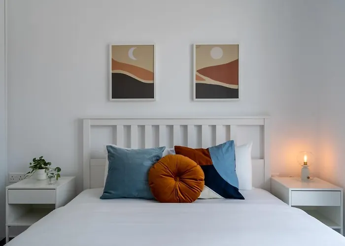 Flora's 3-br Retreat & Private Pool In Protaras