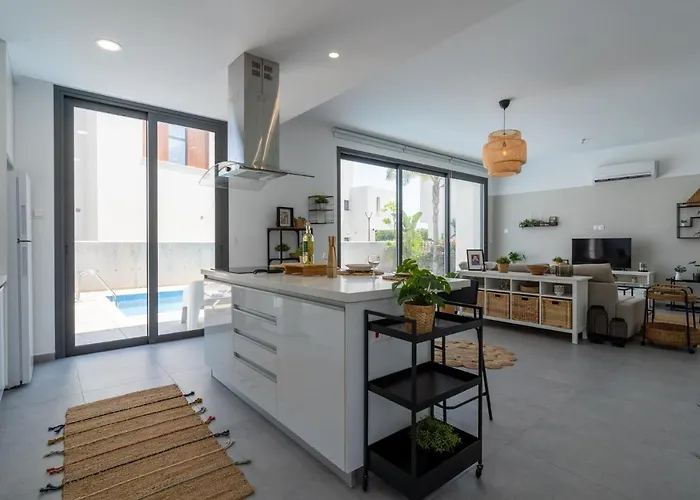 Flora's 3-br Retreat & Private Pool In Protaras Vila Paralimni