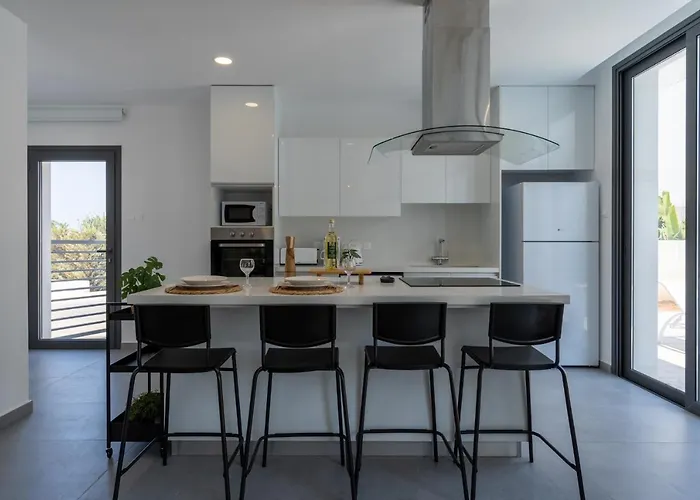 וילה Flora's 3-br Retreat & Private Pool In Protaras *