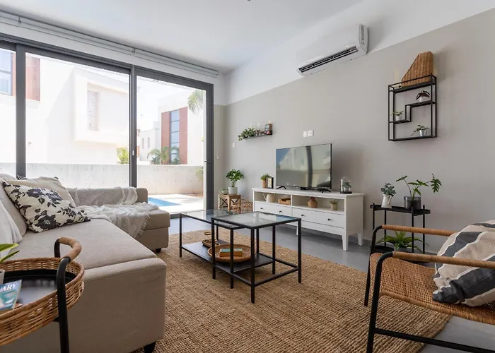 וילה Flora's 3-br Retreat & Private Pool In Protaras *